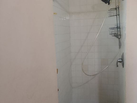 4th image of 222 Georgia Ave