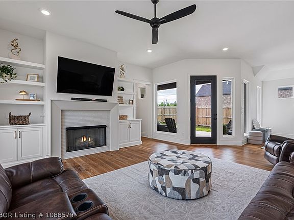 5th image of 9025 Birkshire Pl