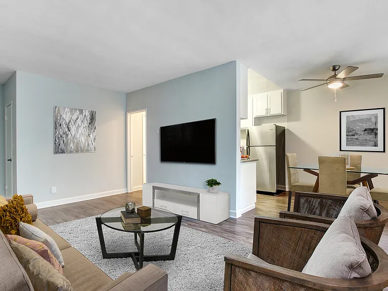 Yarmouth Apartments — Photo 13
