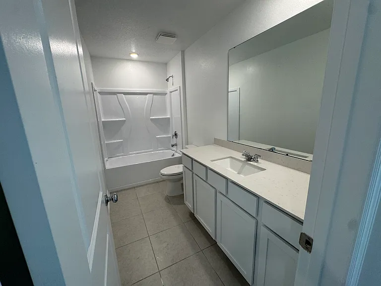 1516 Loxley Trl — Photo 16