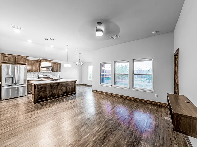 1213 S Landry Ln — Photo 19