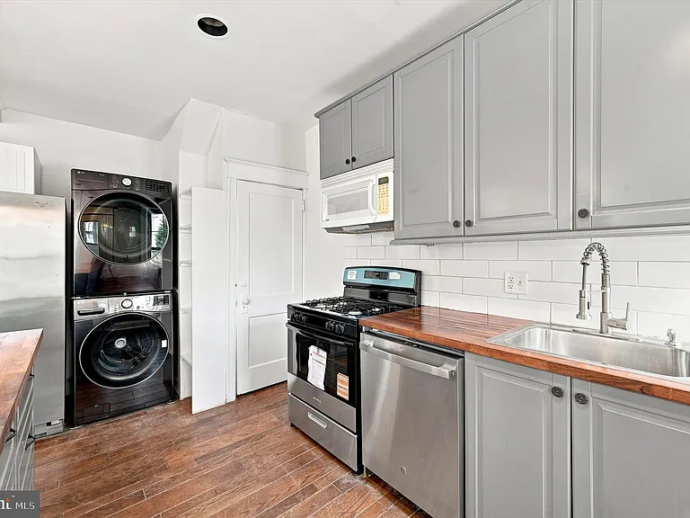 122 Wilson Ave — Photo 10
