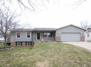 316 Standish Dr, Wayland, MI 49348