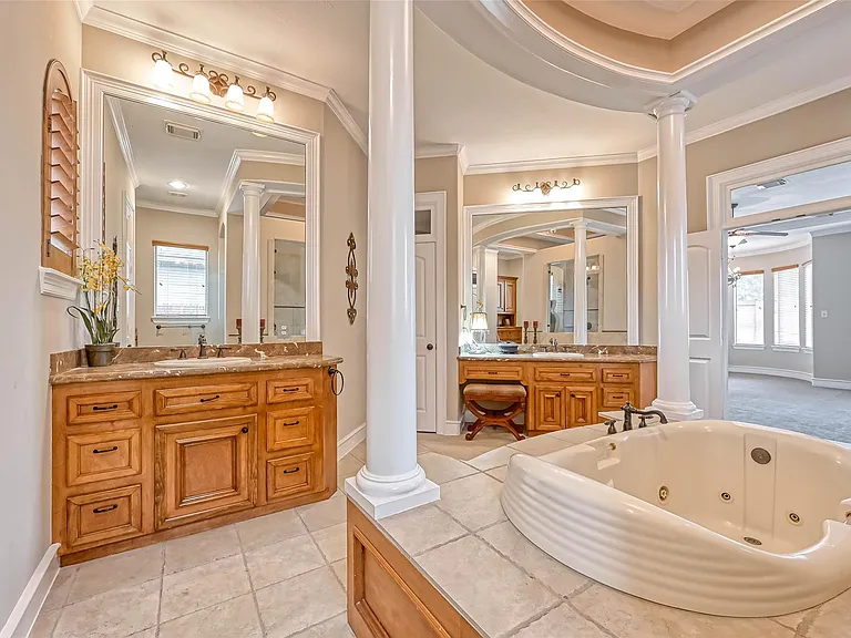 13815 Nathan Ridge Ln — Photo 38