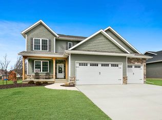 906 W Pinehurst Dr, Eldridge, IA 52748