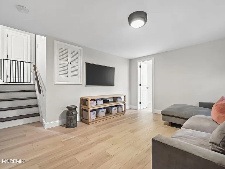 13 Woodland Rd — Photo 9