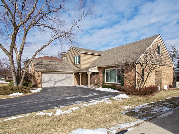 3rd image of 953 S Stonehedge Ln