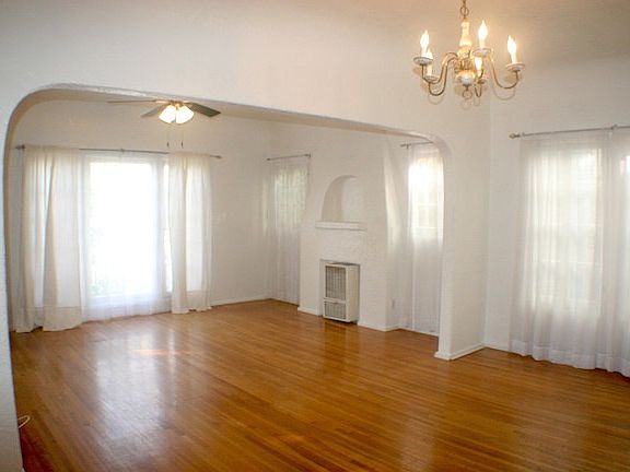 2nd image of 152 S Crescent Dr APT 2