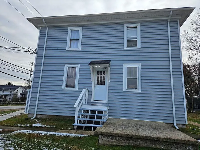 1930 Valley Rd — Photo 2