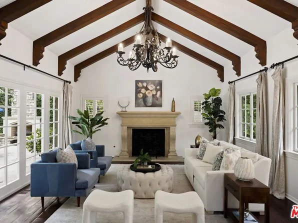 15938 Valley Vista Blvd, Encino, CA 91436
