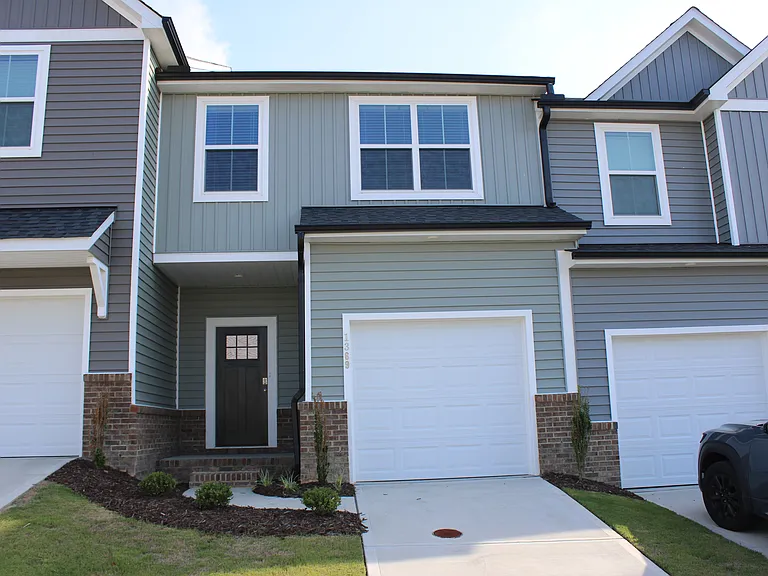 1369 Bessie Ct — Photo 1