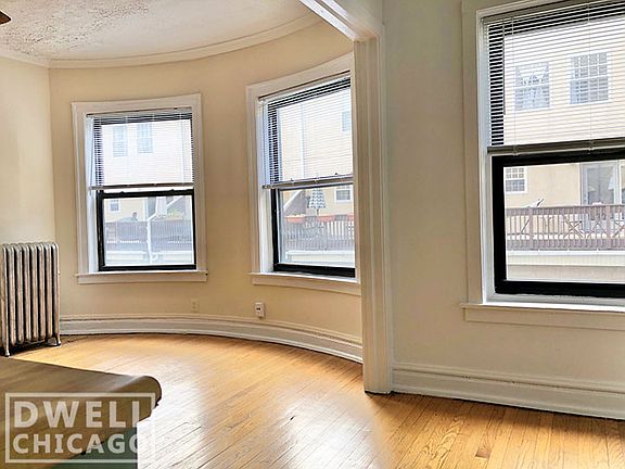 2nd image of 6810 N Lakewood Ave #6812-3A