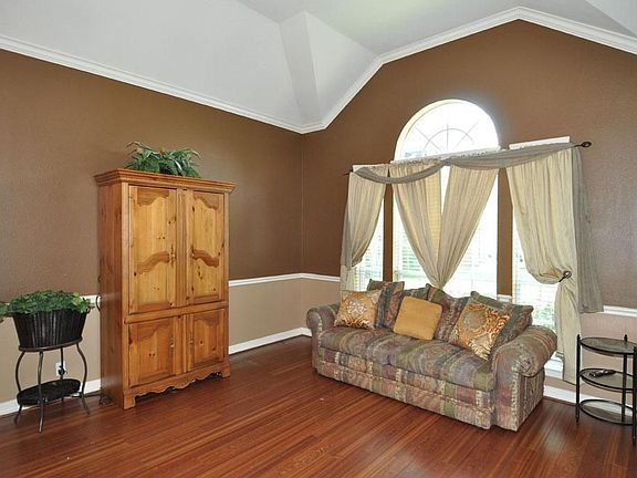 5th image of 16307 Linden Springs Ct