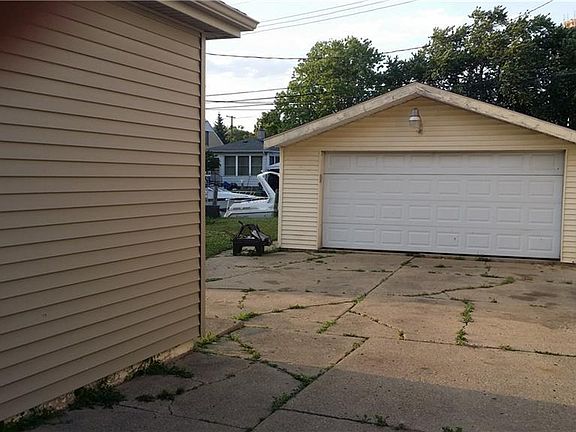 4th image of 23229 Doremus St