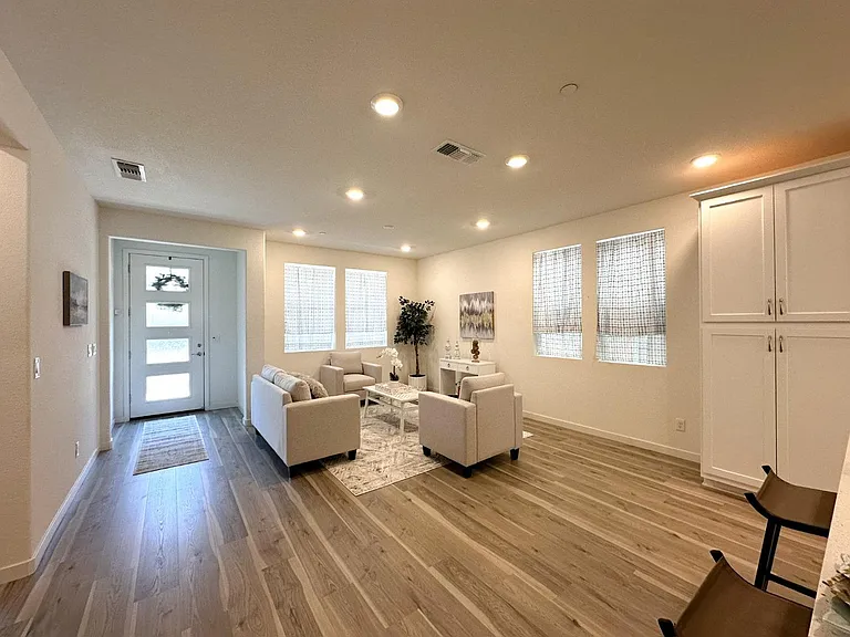 2957 Honey Opal Ave — Photo 8