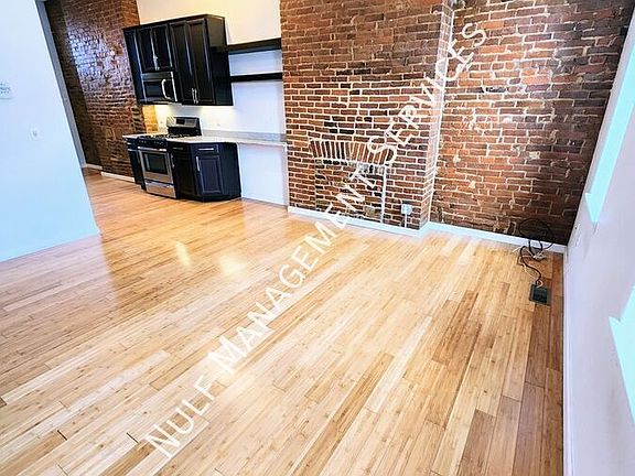4th image of 4929 Butler St #1