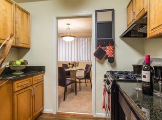 8484 16th St #8484-810, Silver Spring, MD 20910