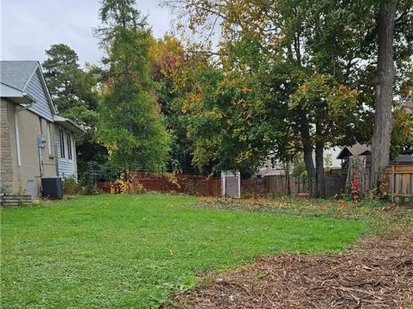 223 Eleanor Ave, Hamilton, ON L8W 1C7