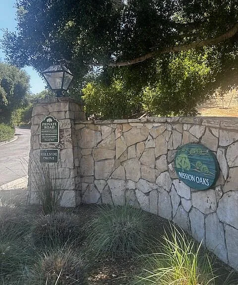 692 Hillside Dr — Photo 30