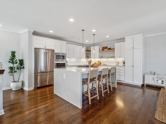 3rd image of 502 Rosecrans Ave APT D