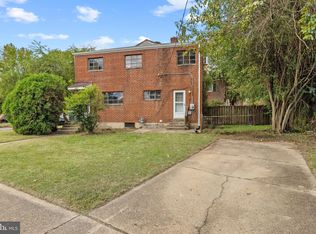 5485 Holmes Run Pkwy, Alexandria, VA 22304