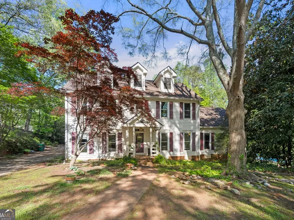 6048 Kings Xing, Stone Mountain, GA 30087