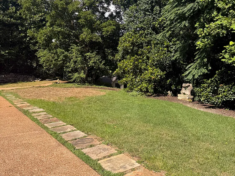 1300 Beddington Park — Photo 112