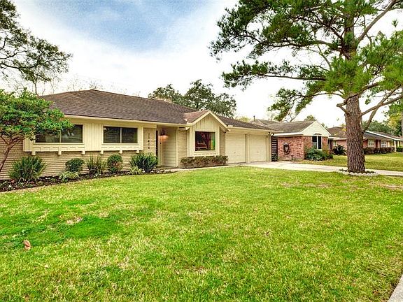 3rd image of 11414 Braewick Dr