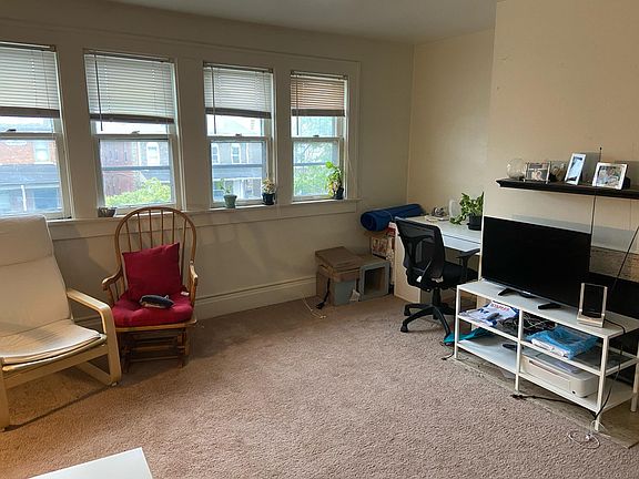 2nd image of 110 E Woodruff Ave APT B
