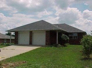2426 W Magnolia St, Rogers, AR 72758