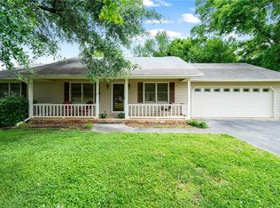 18 Farmbrook Dr, Cartersville, GA 30120