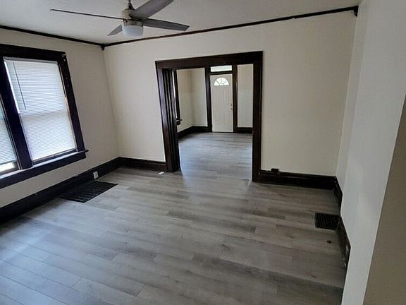 3rd image of 2285 Indianola Ave #2287