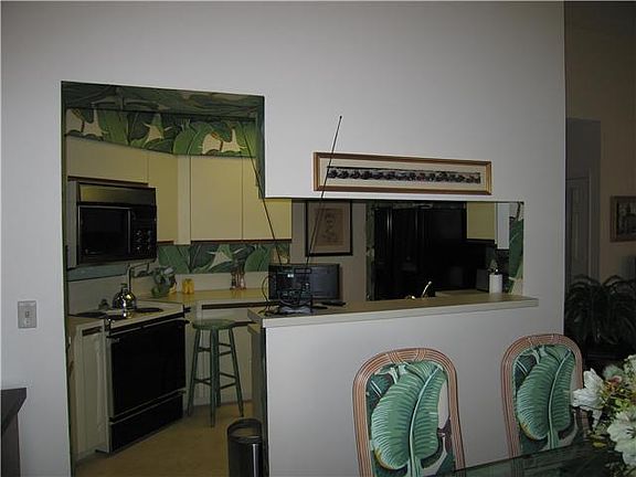 5th image of 406 Sea Oats Dr APT G