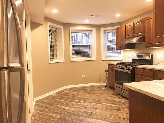 5th image of 2445 N Albany Ave #G