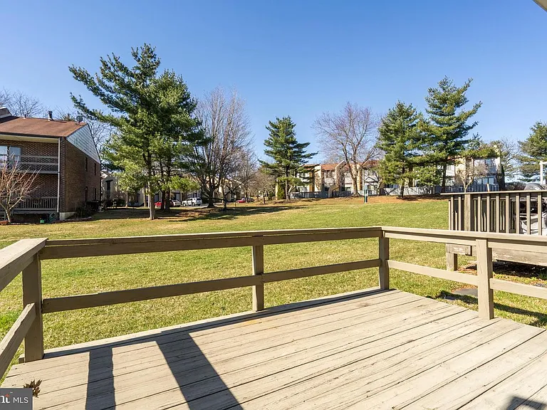 506 Saint Albans Ct — Photo 7