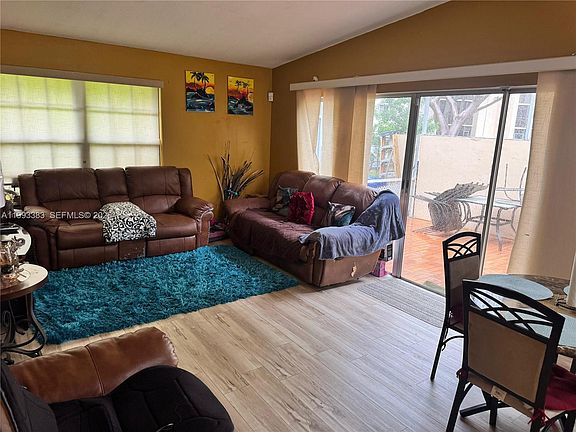 4th image of 9291 E Fern Ln