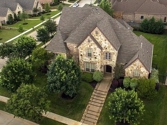 2nd image of 809 Boulder Dr