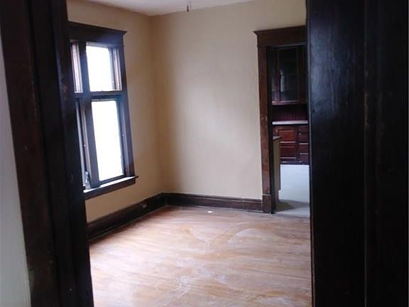 2nd image of 327 E Delavan Ave
