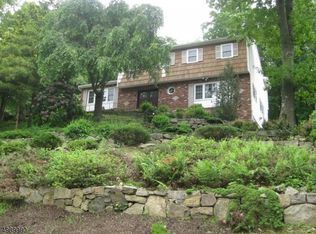 9 Powder Horn Ter, Randolph, NJ 07869