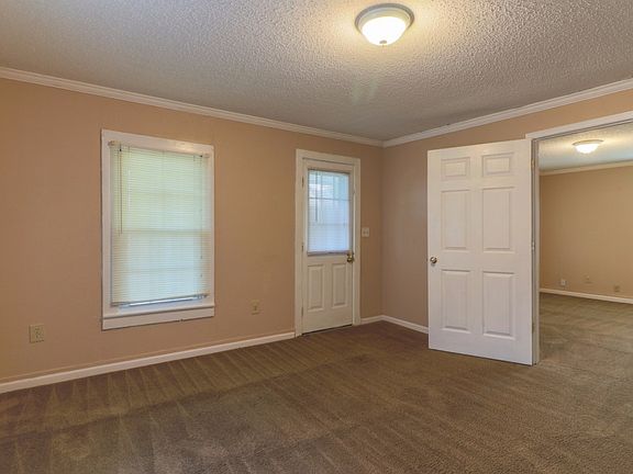 4th image of 305 E Forest St