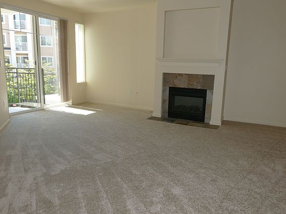 5th image of 1525 NW 57th St Unit 422