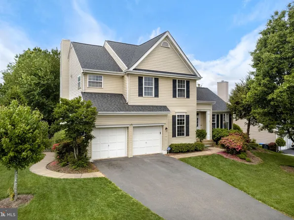 8105 Fruit Wood Ct, Manassas, VA 20111