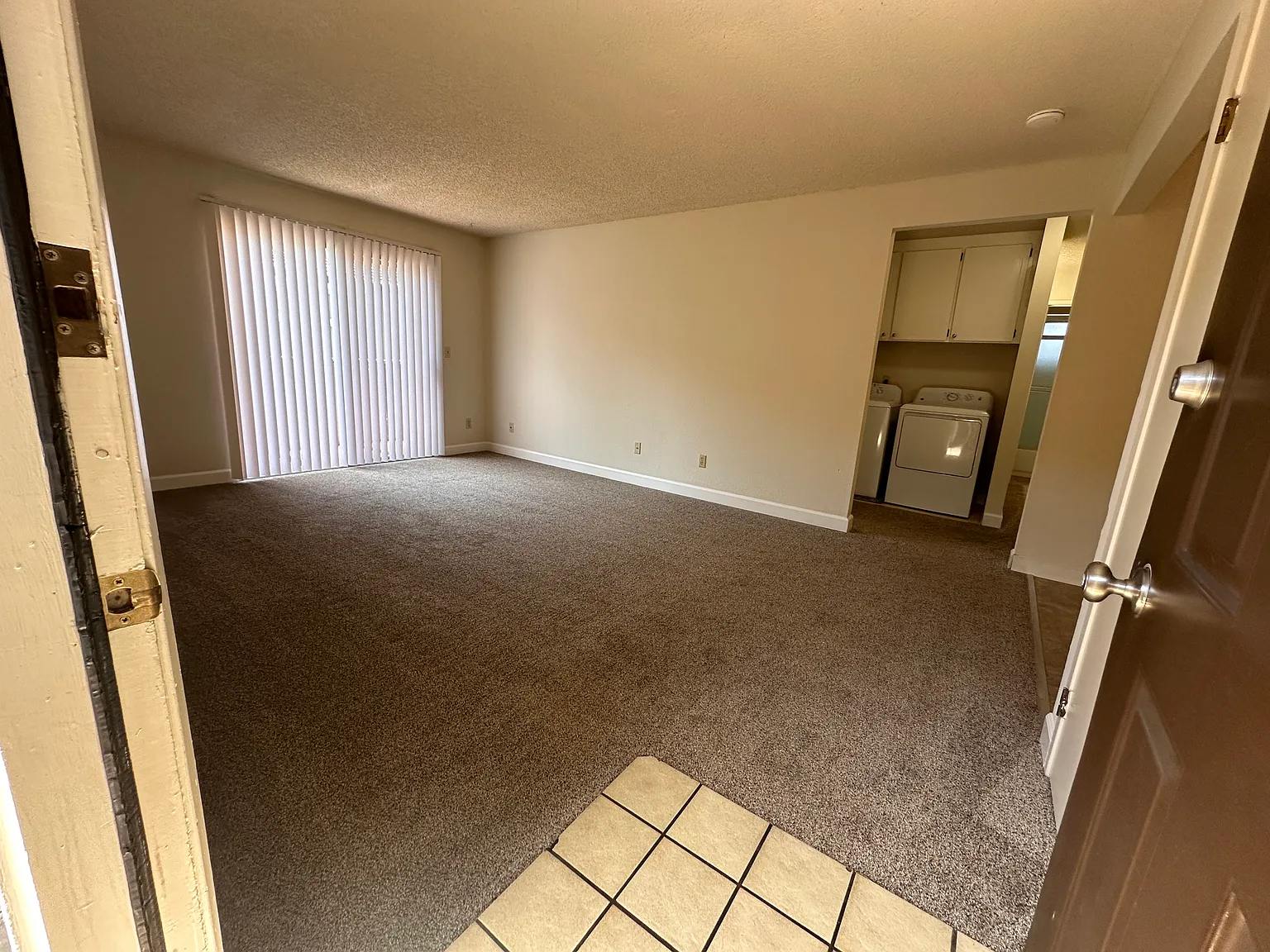 2 bed, 850 sqft, $2,250 — Photo 2