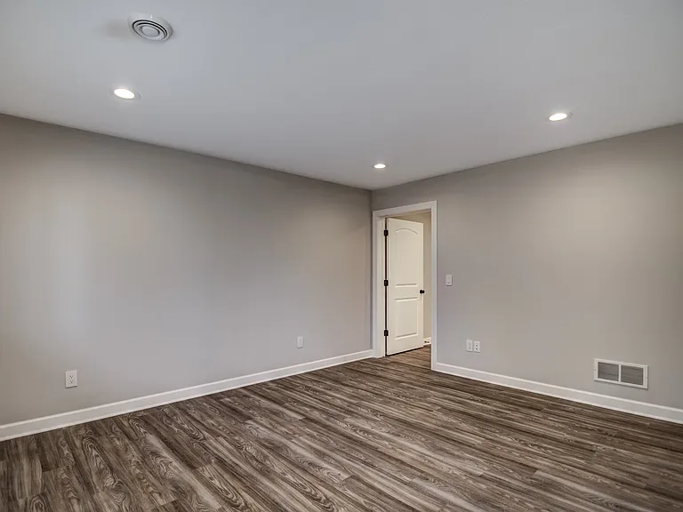 1624B Gunston Dr — Photo 17