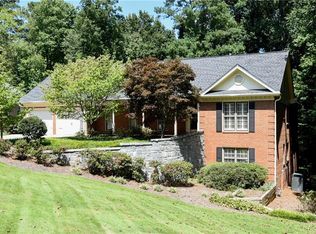 2922 Four Oaks Dr, Dunwoody, GA 30360