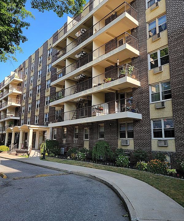 1st image of 14055 34th Ave APT 3G