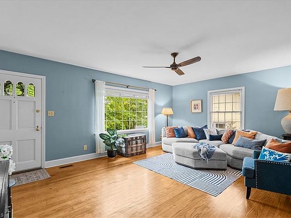 4th image of 214 Mayflower Dr