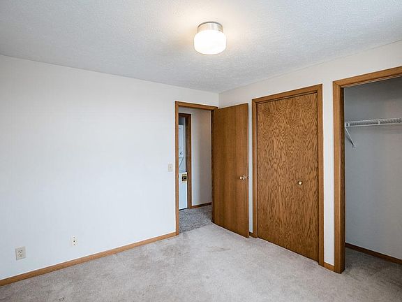 4th image of 208 E 5th St APT 3D