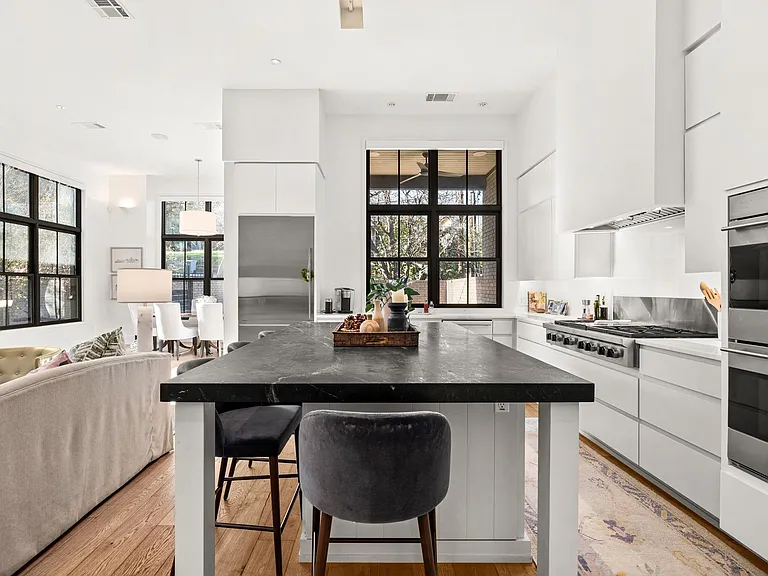 615 Harthan St — Photo 13