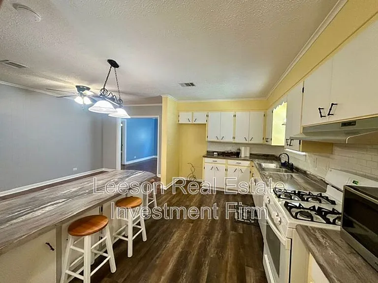 122 E Dalzell St — Photo 9